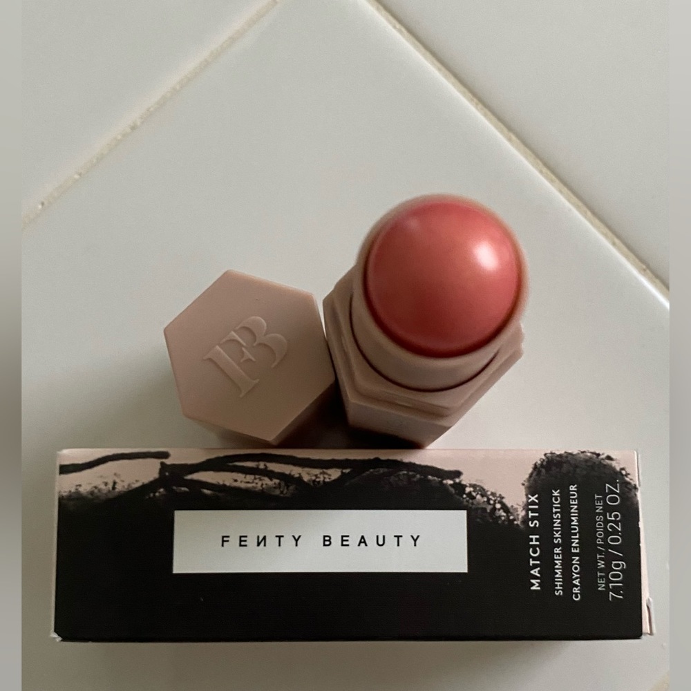 FENTY BEAUTY BY RIHANNA
Match Stix Shimmer Skinstick